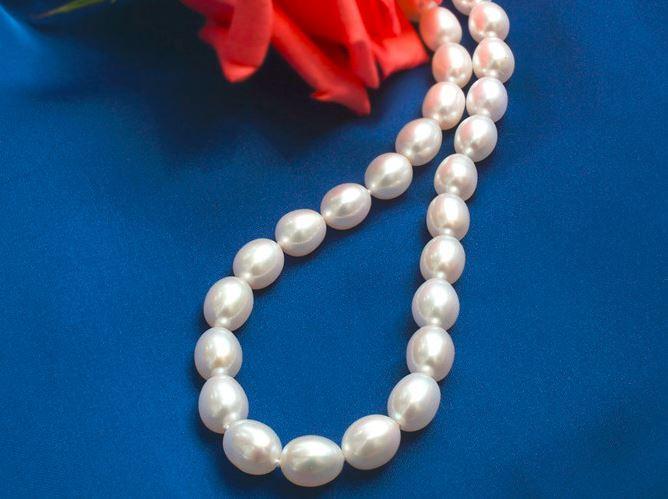 Pearls. Beautiful cream knotted fresh water stick pearl necklace. The –  krislapedesigns